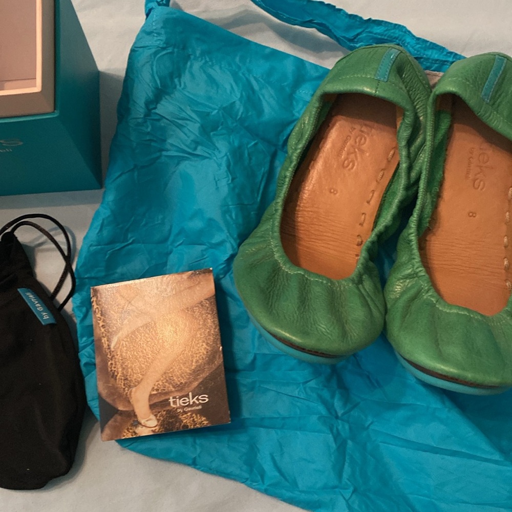 Tieks Clover Green Leather Flats - Picture 4 of 5